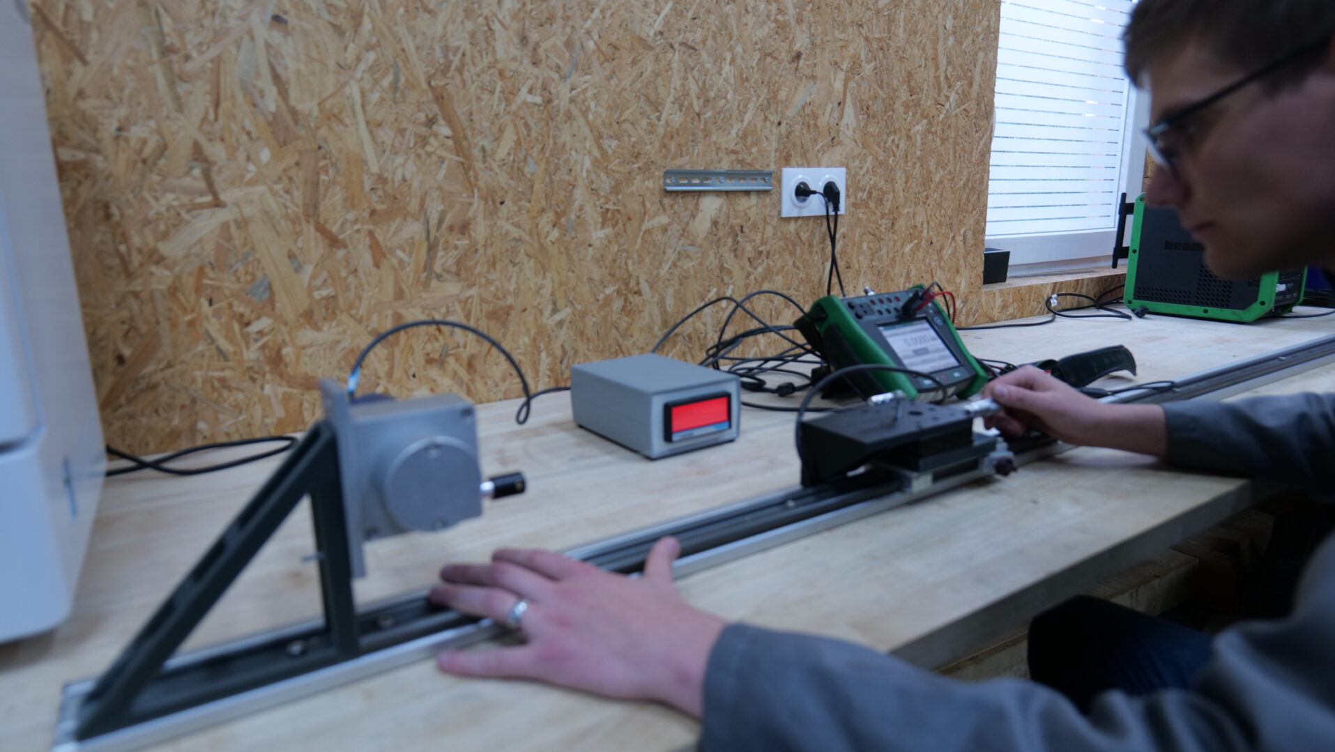 Banc d'étalonnage à capteur magnétique pour les grandes courses, jusqu'à 2500 mm
